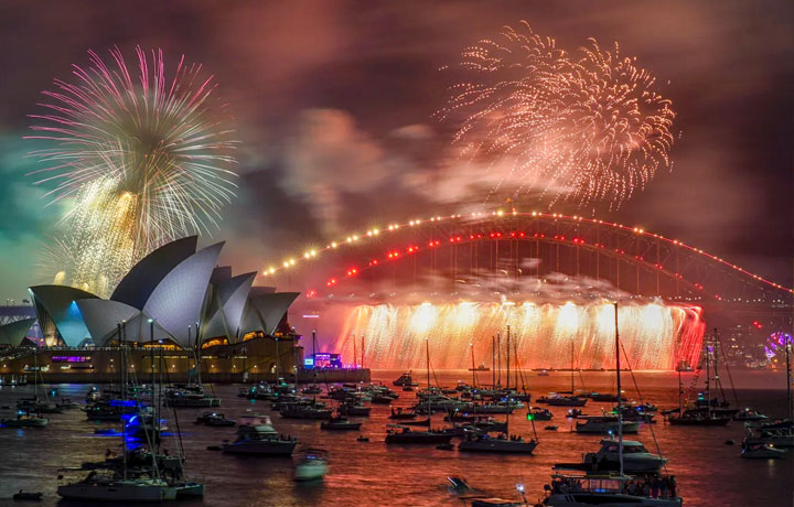 SYDNEY - THÀNH PHỐ CHẠM VÀO NĂM MỚI ĐẦU TIÊN CỦA THẾ GIỚI