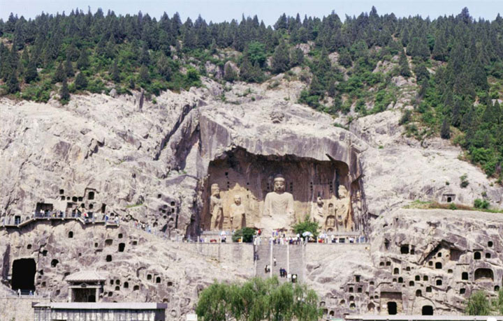 LONG MÔN THẠCH ĐỘNG – QUẦN THỂ HANG ĐÁ PHẬT GIÁO VĨ ĐẠI NHẤT TRUNG QUỐC