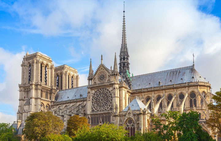 NHÀ THỜ ĐỨC BÀ PARIS – KIỆT TÁC GOTHIC