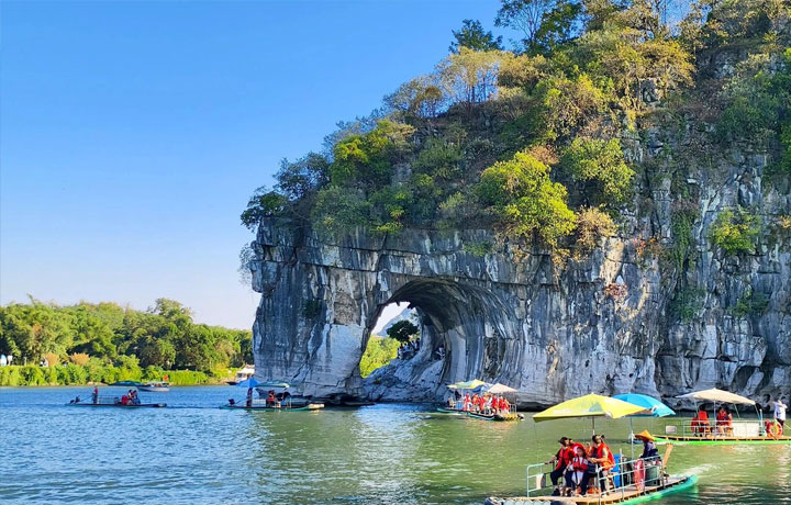 NÚI VÒI VOI – BIỂU TƯỢNG NỔI TIẾNG NHẤT QUẾ LÂM