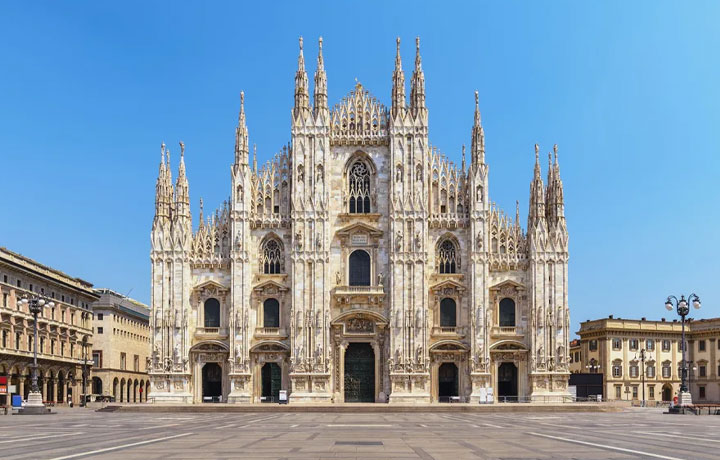 NHÀ THỜ DUOMO MILAN – BIỂU TƯỢNG KIẾN TRÚC GOTHIC TRÁNG LỆ CỦA NƯỚC Ý