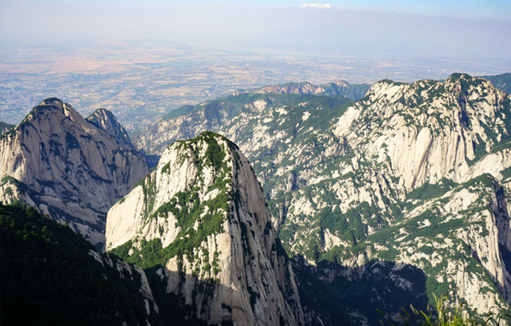 NGẮM BÌNH MINH TRÊN ĐỈNH ĐÔNG PHONG HOA SƠN – KHOẢNH KHẮC ĐẸP NHẤT ĐỜI NGƯỜI LEO NÚI