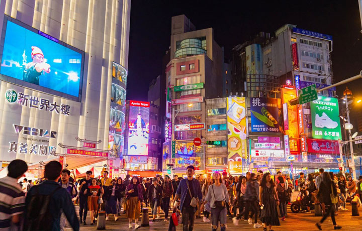 CHỢ ĐÊM XIMENDING – SỰ GIAO THOA GIỮA THỜI TRANG, TEEN CULTURE VÀ ĐỒ ĂN VẶT ĐẬM CHẤT ĐÀI LOAN