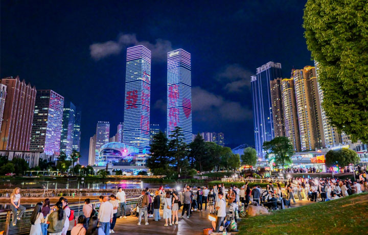 QUÝ CHÂU HIỆN ĐẠI – KHÁM PHÁ QUÝ DƯƠNG VỀ ĐÊM VÀ TRẢI NGHIỆM ĐÔ THỊ KẾT HỢP THIÊN NHIÊN