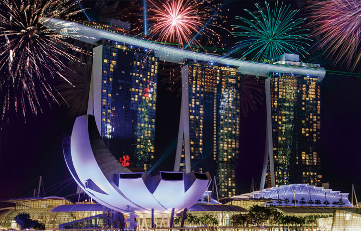 SINGAPORE – MARINA BAY TRỞ THÀNH SÂN KHẤU ÁNH SÁNG VÀ ÂM NHẠC TRONG ĐÊM GIAO THỪA