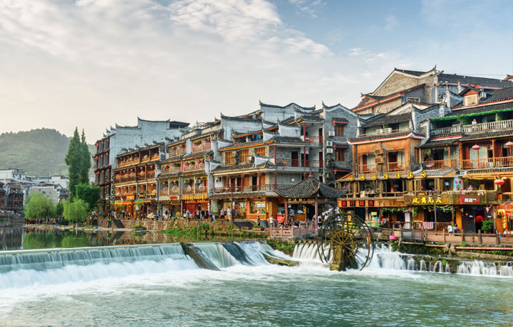 KHÁM PHÁ PHƯỢNG HOÀNG CỔ TRẤN MÙA NÀO ĐẸP NHẤT?