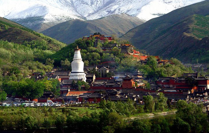 ĐẠI BẠCH THÁP – BIỂU TƯỢNG KIẾN TRÚC PHẬT GIÁO NỔI TIẾNG