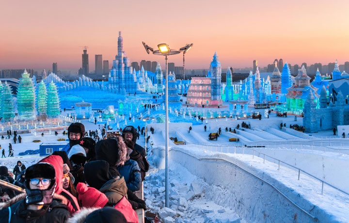 CÁP NHĨ TÂN - THÀNH PHỐ BĂNG ĐĂNG RỰC RỠ CỦA TRUNG QUỐC