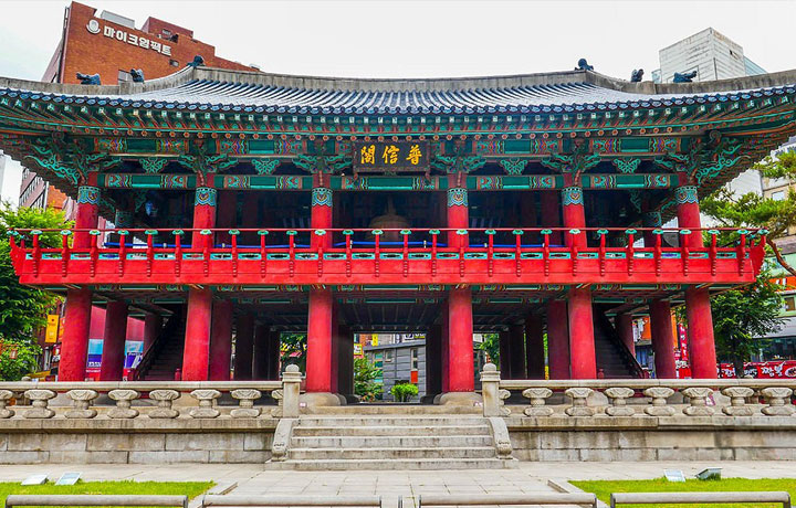 HÀN QUỐC ĐÓN NĂM MỚI: TIẾNG CHUÔNG BOSINGAK VÀ NÉT ĐẸP RỰC RỠ CỦA HANBOK TRUYỀN THỐNG