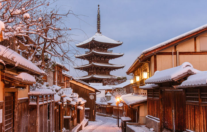 KYOTO MÙA ĐÔNG – CỔ KÍNH VÀ TĨNH LẶNG DƯỚI LỚP TUYẾT TRẮNG