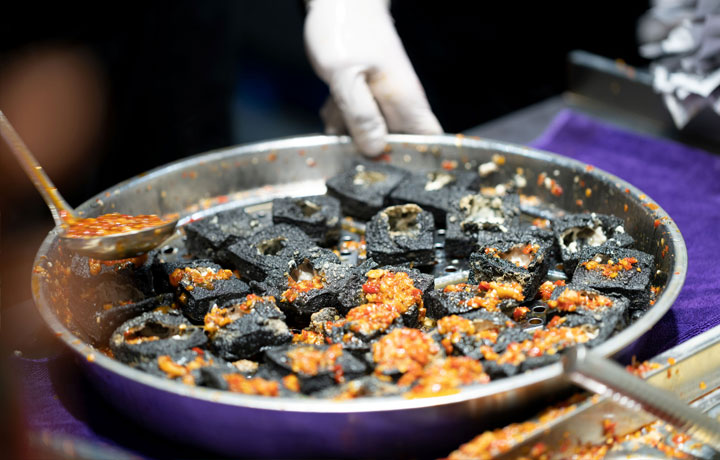 MÓN ĂN PHẢI THỬ Ở MỌI CHỢ ĐÊM ĐÀI LOAN: ĐẬU HŨ THỐI, HÀO NƯỚNG, TRÀ SỮA, GÀ CHIÊN