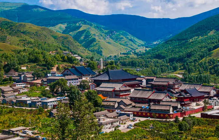 NGŨ ĐÀI SƠN – ĐIỂM HÀNH HƯƠNG PHẬT GIÁO, TREKKING, NGẮM BÌNH MINH TRÊN NÚI