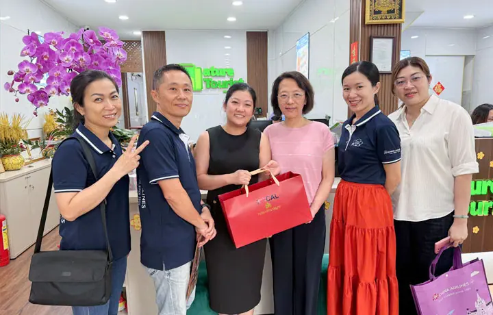 NATURE TOURIST VINH DỰ ĐƯỢC ĐÓN TIẾP ĐẠI DIỆN CHINA AIRLINES GHÉ THĂM VĂN PHÒNG