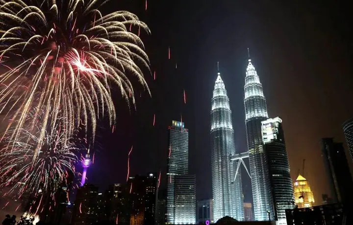 TOUR MALAYSIA – MỘT ĐÊM MÀ 3 NỀN VĂN HOÁ CÙNG CHÚC MỪNG NĂM MỚI
