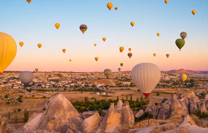 DU LỊCH CAPPADOCIA - TRẢI NGHIỆM KHINH KHÍ CẦU VÀ THUNG LŨNG KỲ BÍ