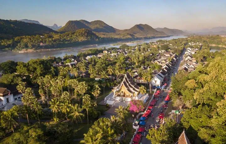 DU LỊCH LUANG PRABANG – DI SẢN VĂN HÓA THẾ GIỚI GIỮA NÚI RỪNG LÀO