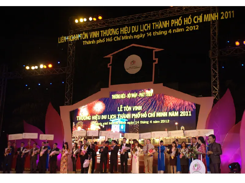 Du lịch Thiên Nhiên đoạt giải TopFive 2011