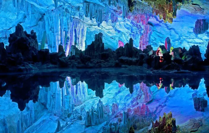 ĐỘNG SÁO SẬY (REED FLUTE CAVE) – THẾ GIỚI THẠCH NHŨ RỰC RỠ Ở QUẾ LÂM