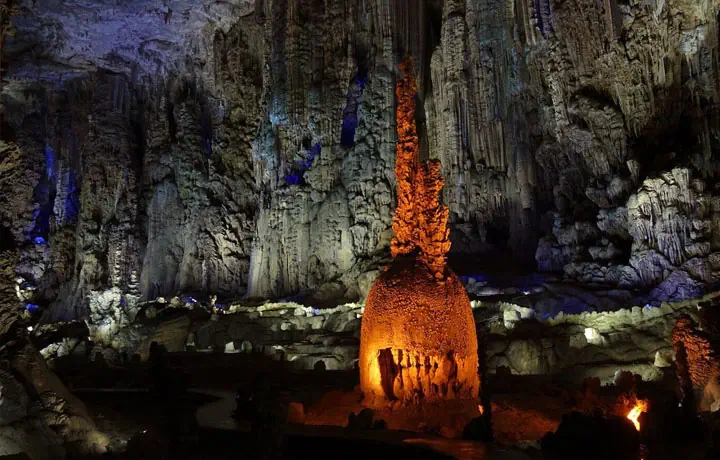 THÁC NƯỚC HÙNG VĨ VÀ HANG ĐỘNG KỲ ẢO – CHINH PHỤC HUANGGUOSHU WATERFALL & ZHIJIN CAVE TẠI QUÝ CHÂU